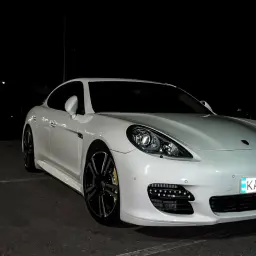 Porsche_inactive4716145